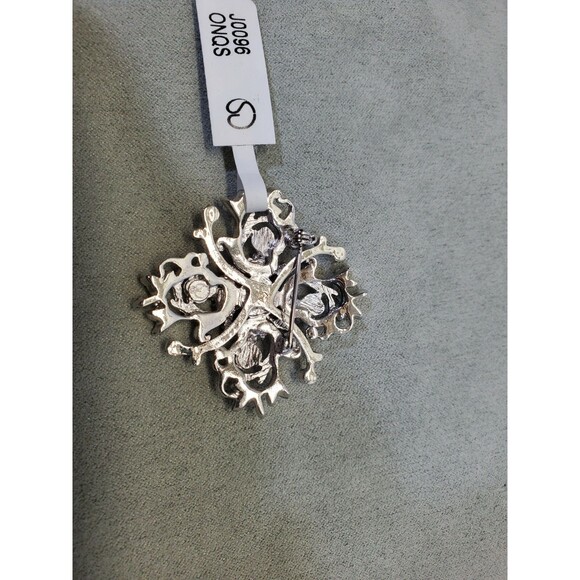 St. John 22k Goldplate Gold Tone Austrian Crystal Square Flourish Brooch Pin EUC - Picture 4 of 5